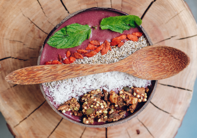 Low Histamine Smoothie Bowl AND Granola Recipe Fact vs Fitness